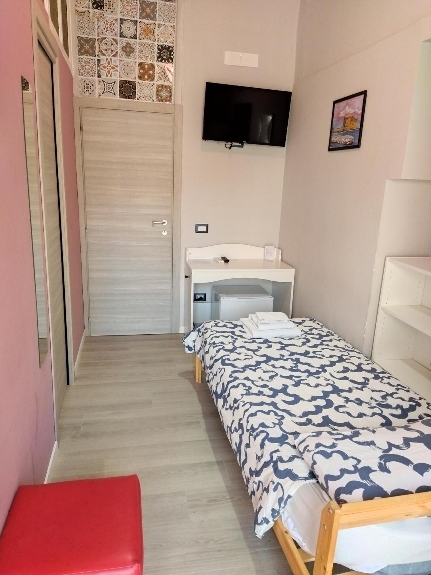 La Sosta Hotel Наполи Екстериор снимка